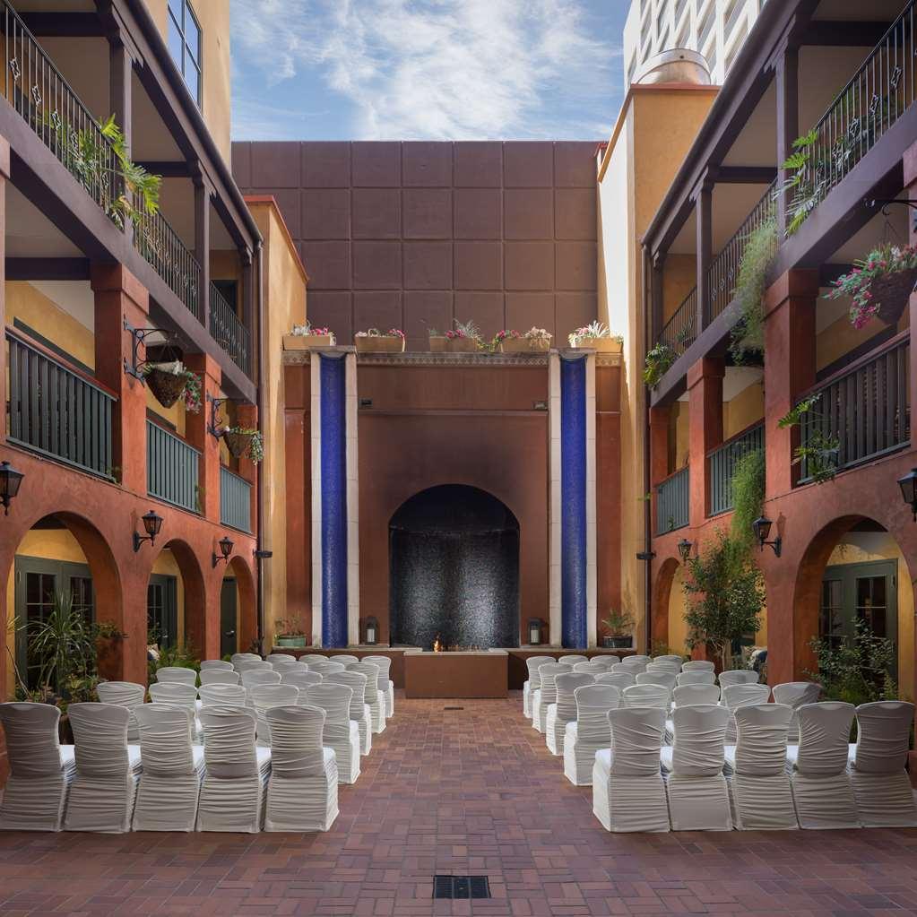 Hotel Valencia Riverwalk 4*