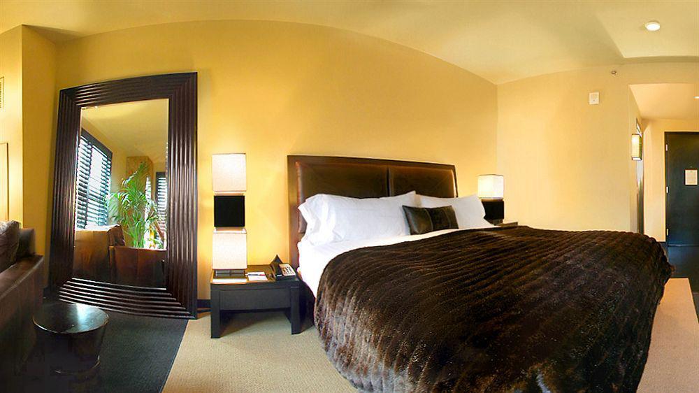 Valencia Riverwalk Hotel