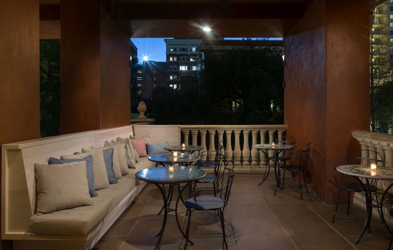 Hotel Valencia Riverwalk 4*